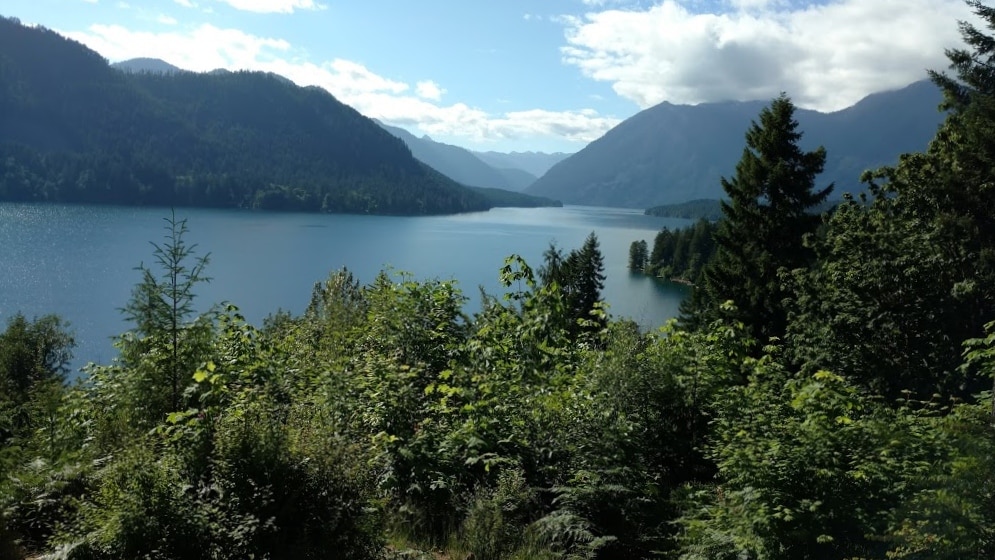 Lake Cushman in Olympic National Forest Washington. Olympic National Park is a must-stop for any Seattle road trip.