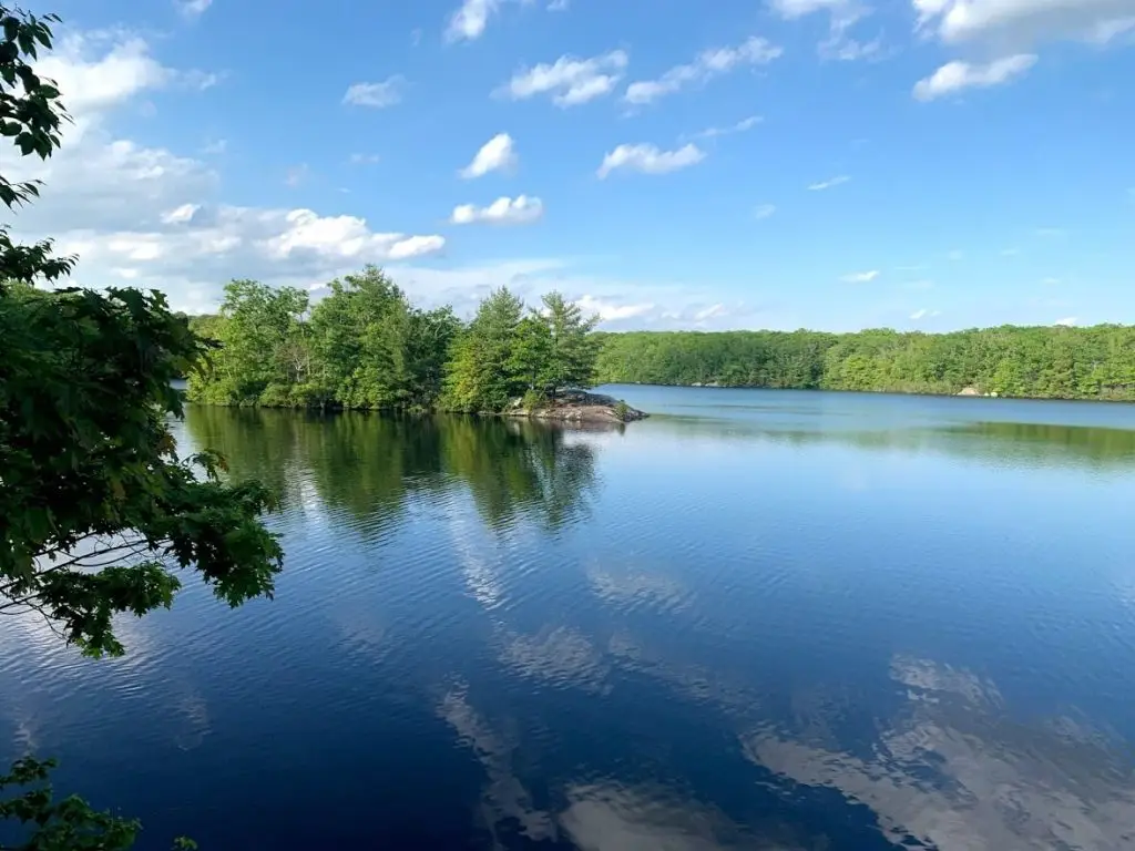 Lake Island
